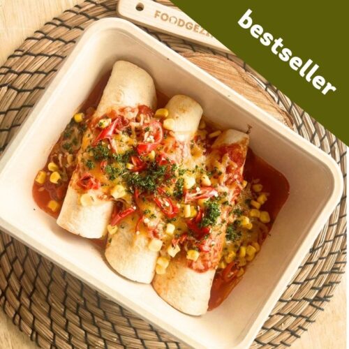 Enchilladas met pittig gehakt, tomaat, paprika, courgette, mais, kaas